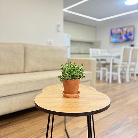 Flors Apartments Dıraç Dış mekan fotoğraf